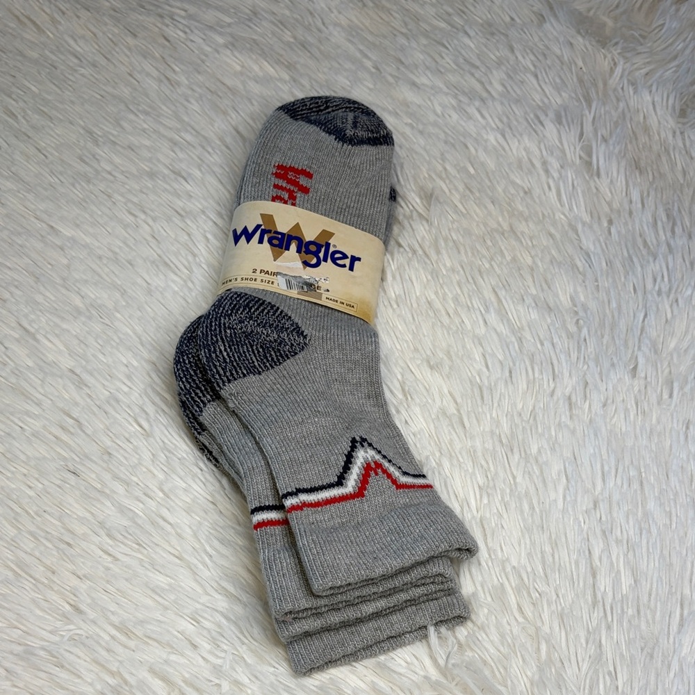 NWT WRANGLER Gray Crew Socks for Men 2 pairs Sz 9-13 NWT